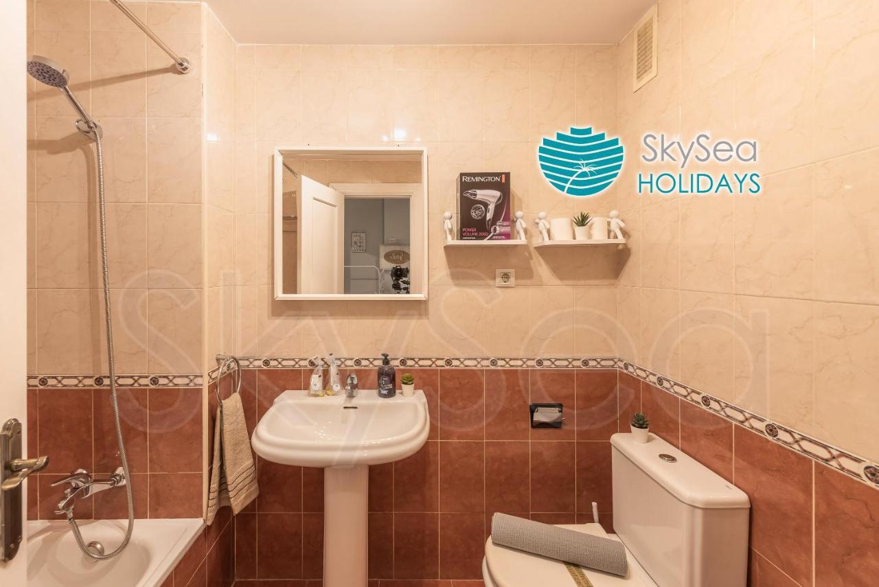 Sky Sea Holidays Malaga Turquesa Exterior photo